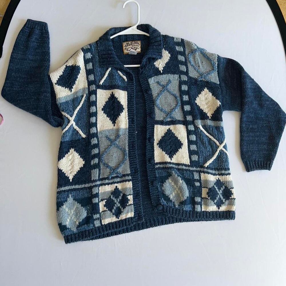 Vintage Heirloom Collectables Blue And
